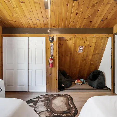 Cozy Cabin Near Resorts And The Village +Mtn Views Big Bear City Exterior photo