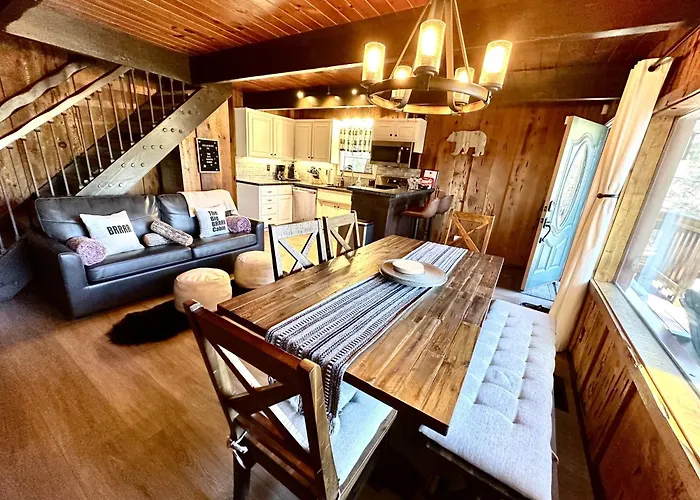 Cozy Cabin Near Resorts And The Village +Mtn Views